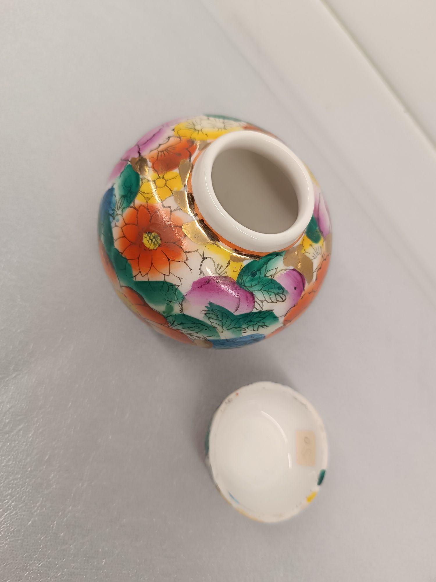 Pote Porcelana Antigo. Pintado à mão. 10 cm