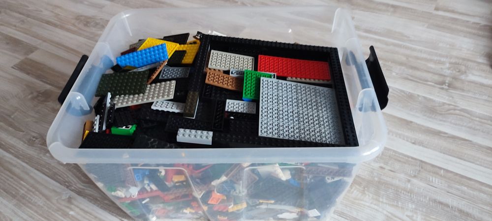 Duże pudełko klocków LEGO Cobi