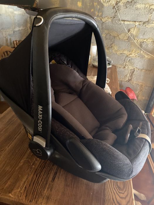Коляска Bugaboo  2 в 1 + автолюлька Maxi Cosi