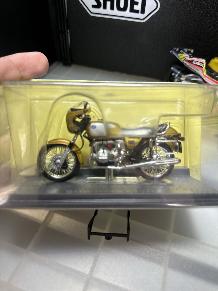 Miniatura BMW R90S de 1976 Escala 1/24 made by IXO (Caixa fechada)