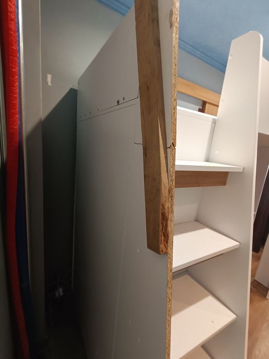 Łóżko, antresola z biurkiem