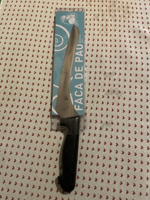 Faca de pão do gato preto nova
