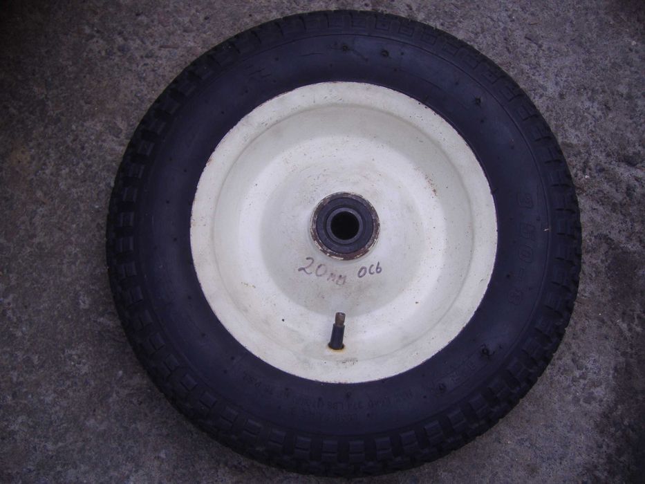 Колесо с надувной шиной 3.50-8 (под ось 20мм) для хозяйственных целей