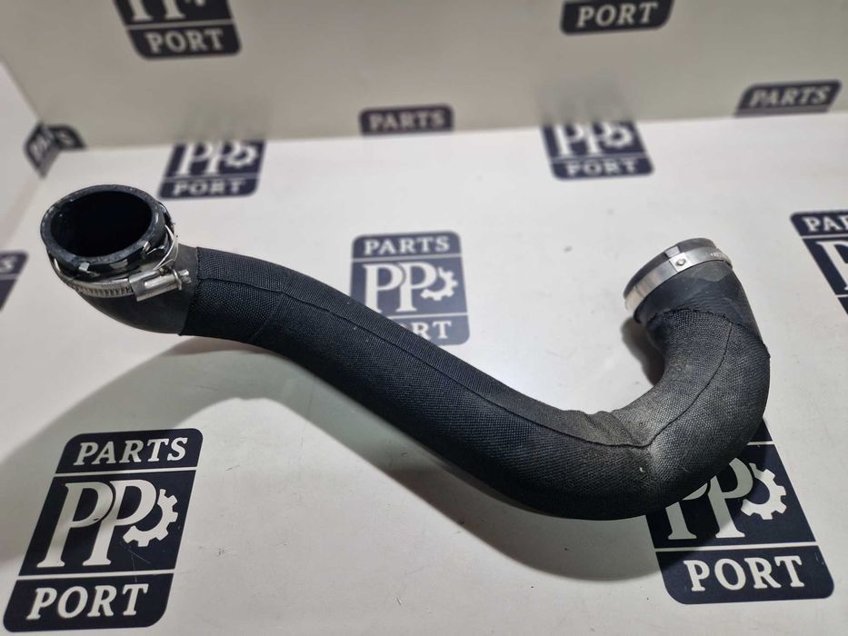Шланг напірний труба интеркулера Audi A4 B9 2018 2020 2021 2022 2023