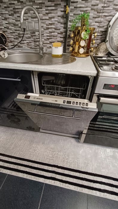 Оренда будинку з басейном на Роші