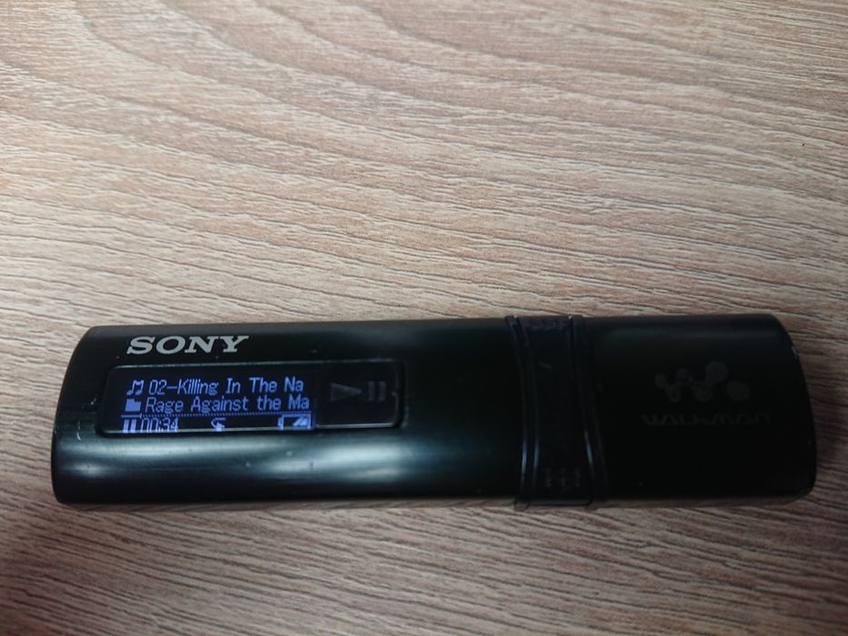 Sony Walkman NWZ-B183F 4GB odtwarzacz mp3 z radiem