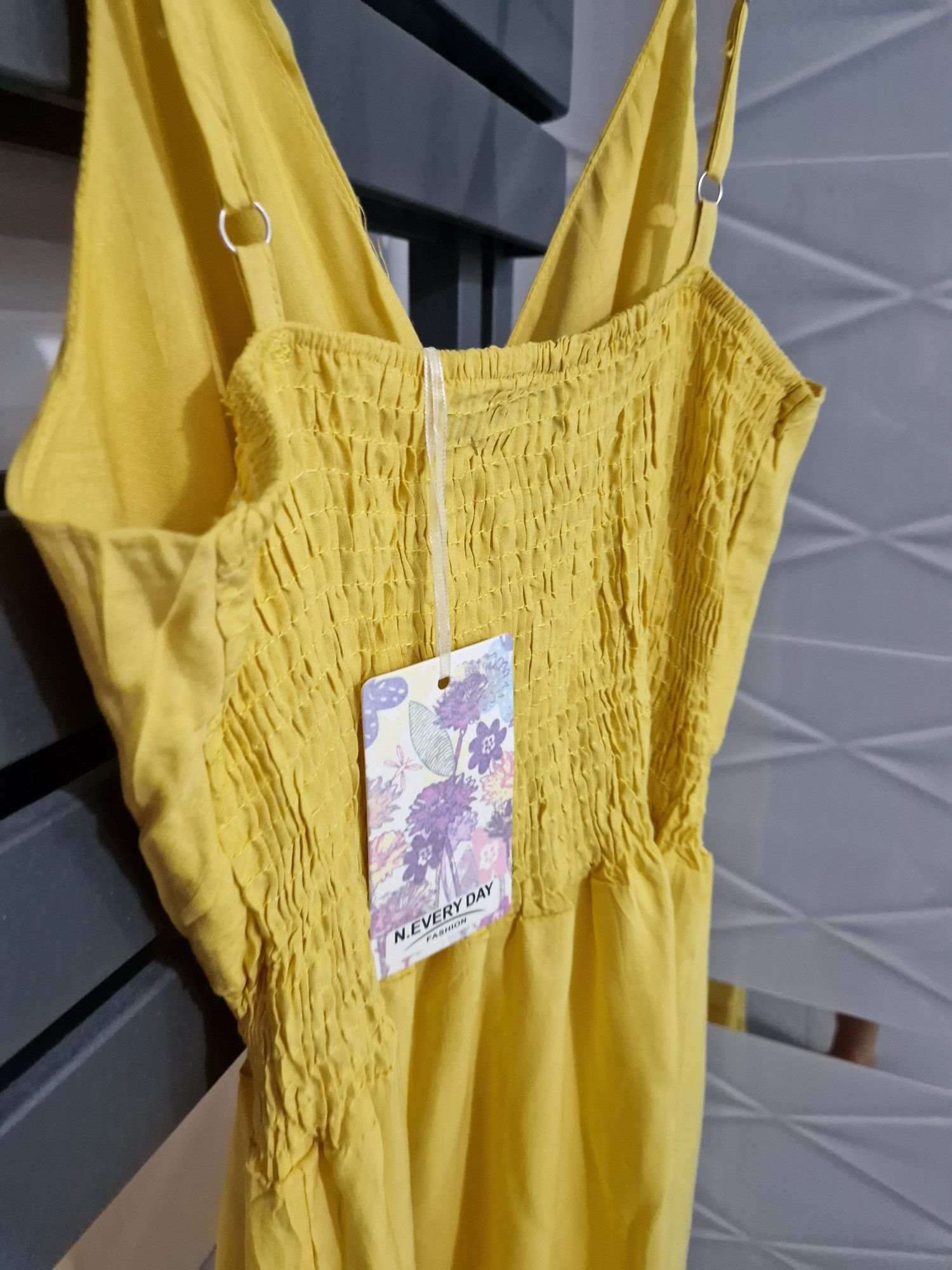 Nowa letnia sukienka maxi z koronką, rozkloszowana L/XL