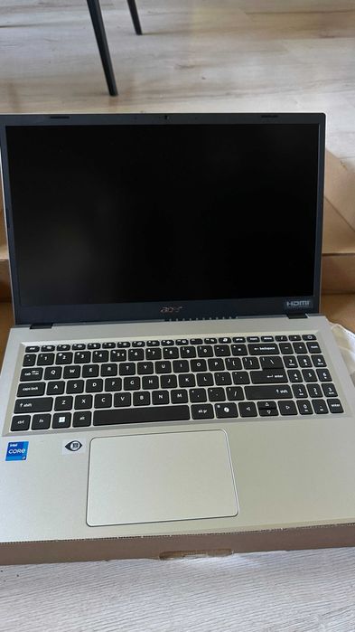 Laptop ACER Extensa 15  15.6" IPS i7 16GB RAM 512GB SSD  na gwarancji