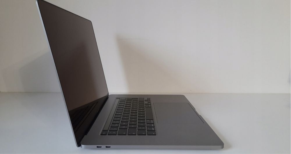 Macbook Pro 16” i9 16GB 3TB jak nowy! Zamiana na motocykl