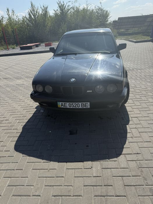 Продам BMW e34 520