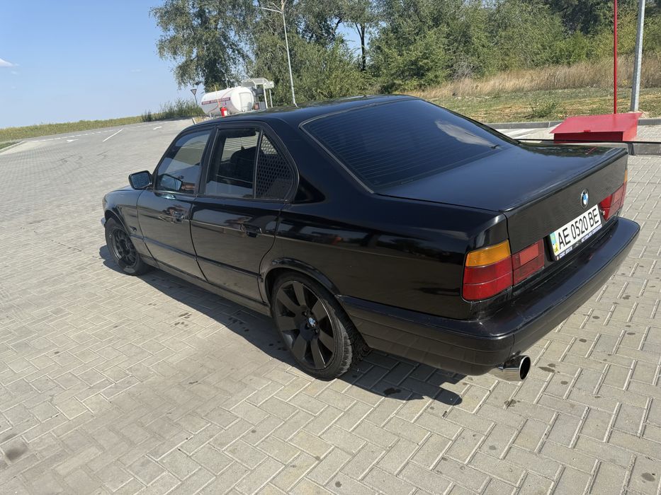 Продам BMW e34 520