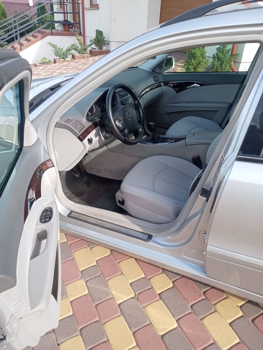 Mercedes-Benz W211 E klasa 2.2 cdi