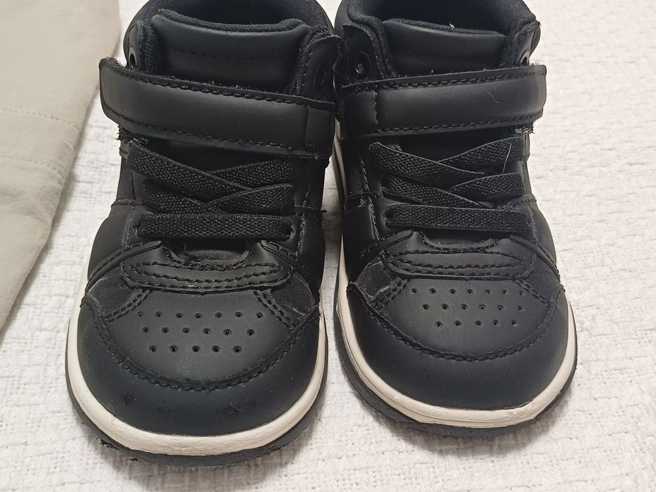 Кросівки 23р  Zara