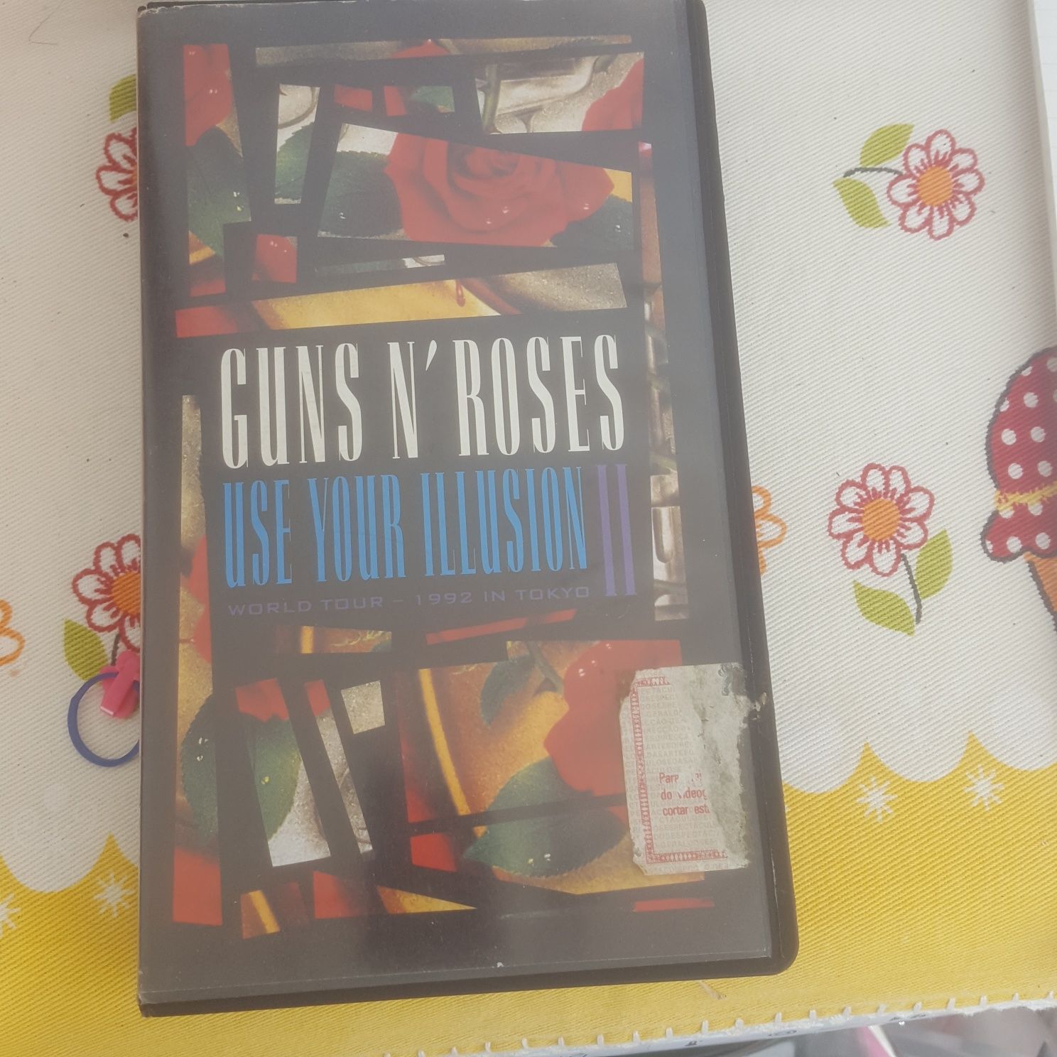 Guns n ' Roses em V.H.S 8 €