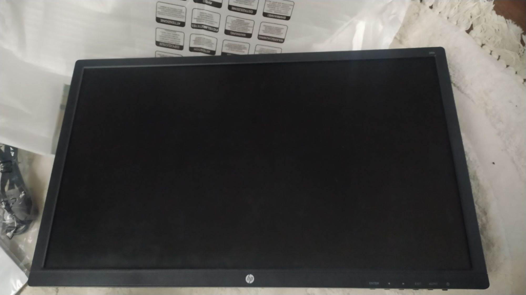 Monitor HP 24o  .