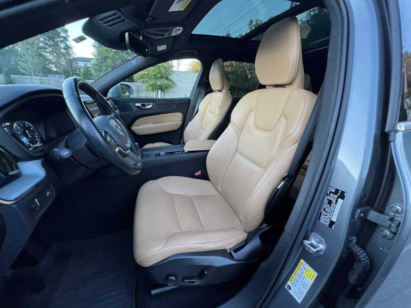 Volvo XC 60 2020 рік