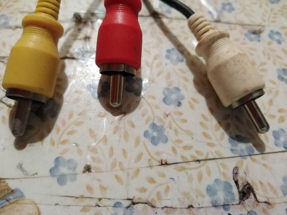 Vendo cabo de vídeo 1 novo bom estado