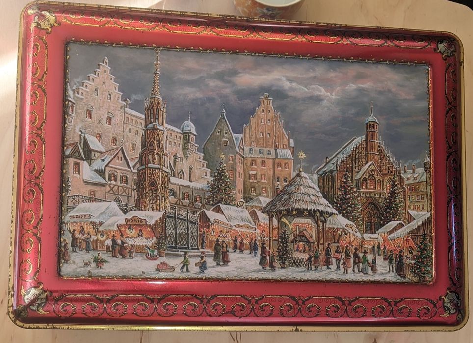 Stara metalowa puszka XXL po słodyczach vintage z widokiem 38x26.5x12