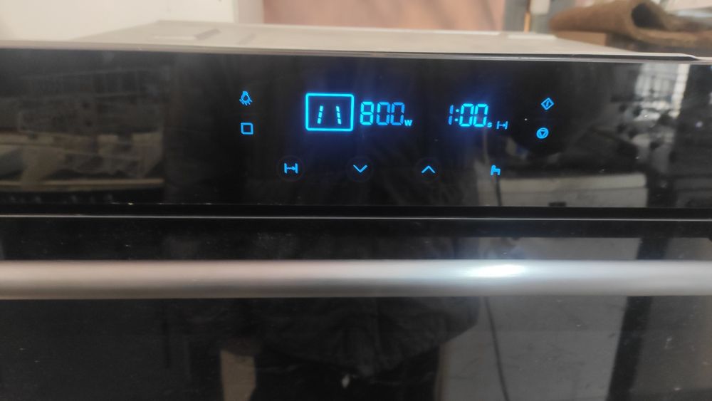 Piekarnik kompaktowy z funkcją mikrofali Samsung