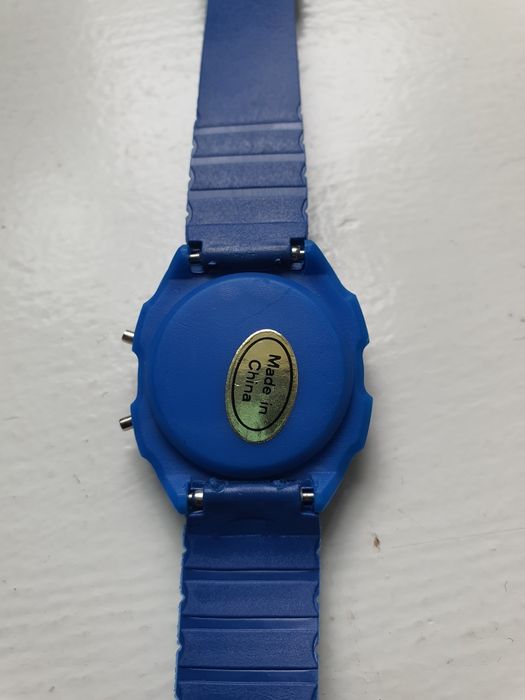 8.X. Zegarek damski OMAX lata 80 te.