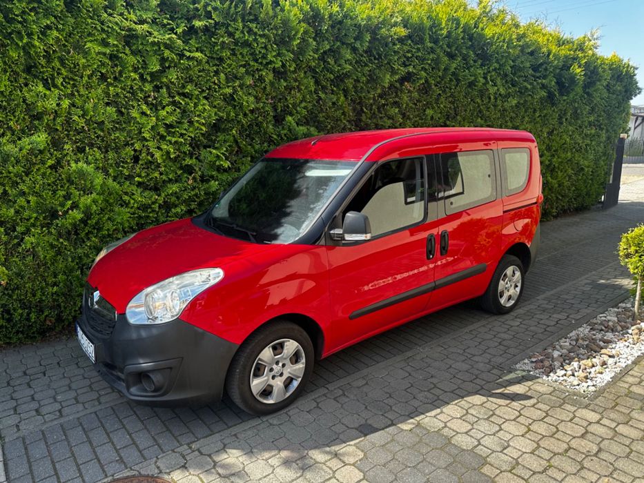 WYNAJEM SAMOCHÓD OSOBOWY OPEL COMBO - wypożyczalnia samochodów