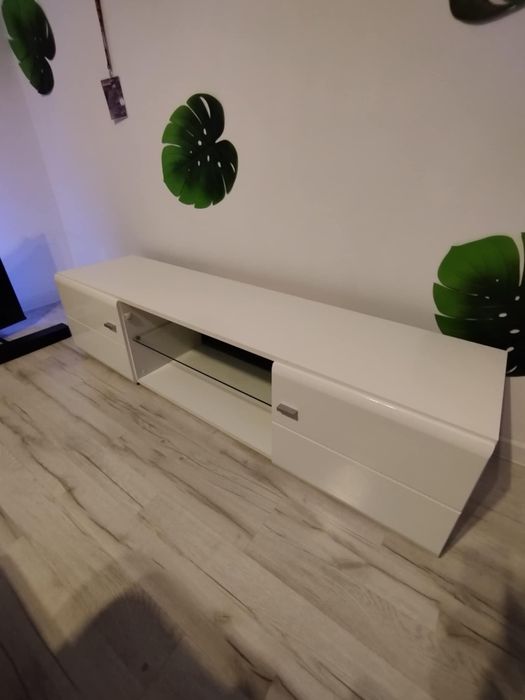 Sprzedam szafkę pod TV