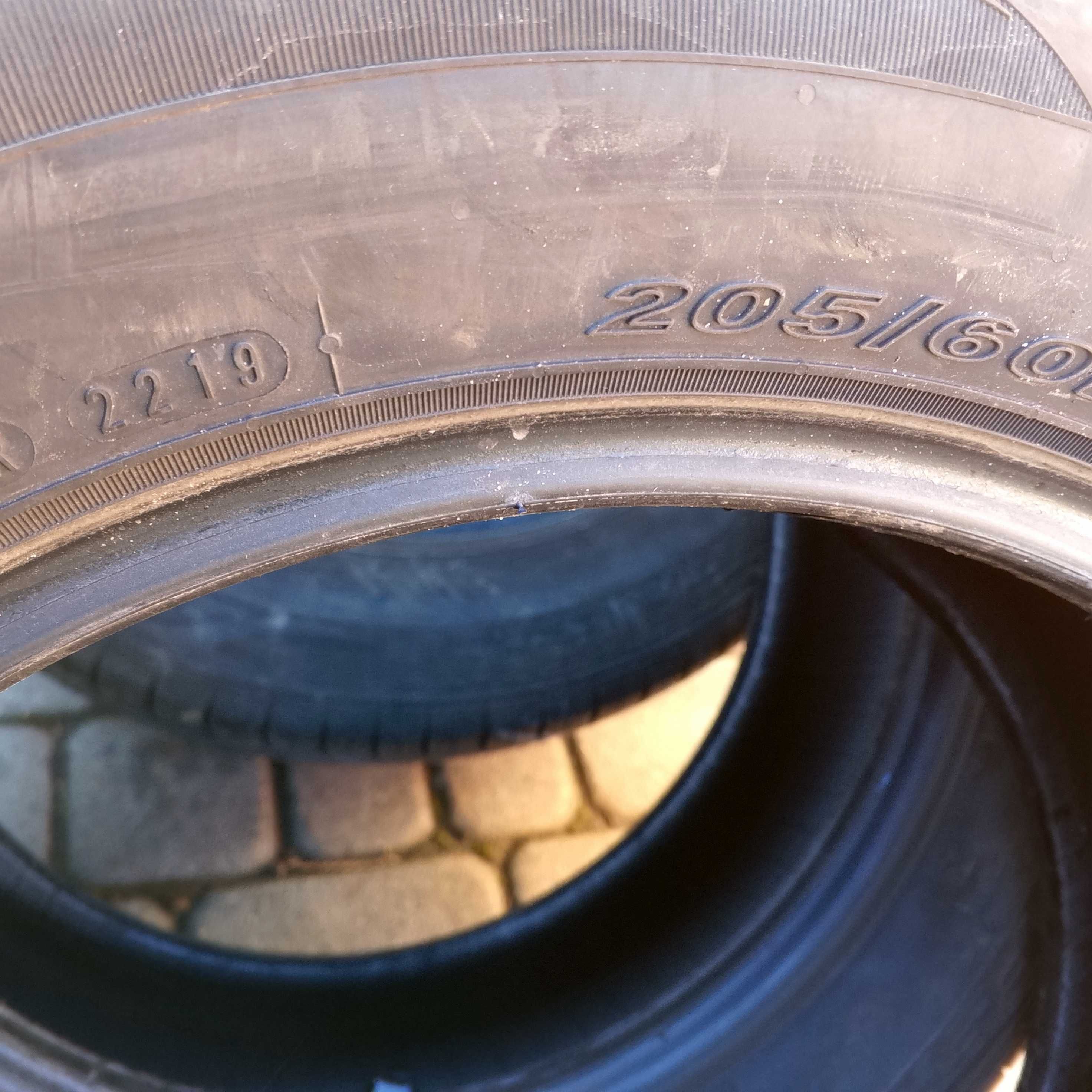 opony 4 szt. 205/60/16  Nexen
