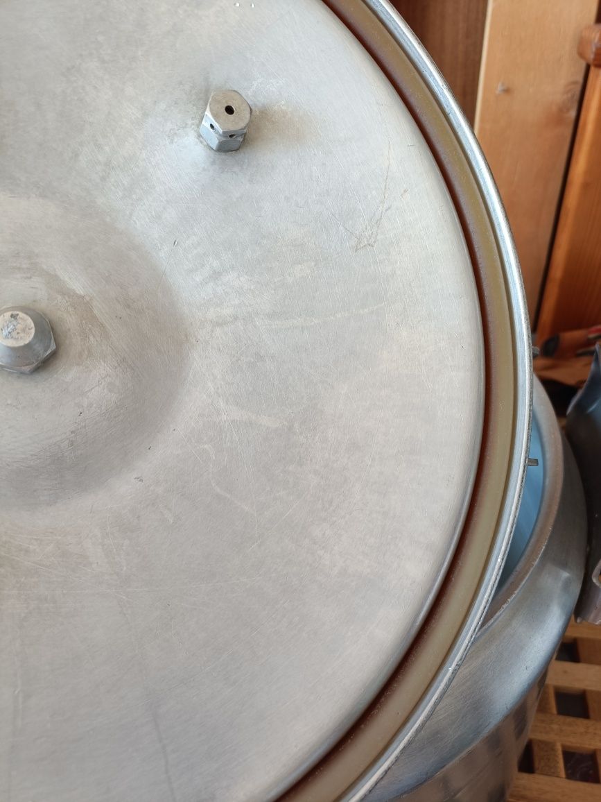 Panela pressão 15L (muito grande)