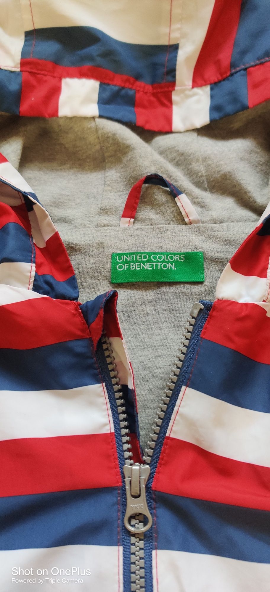 Продам ветровку на мальчика BENETTON.