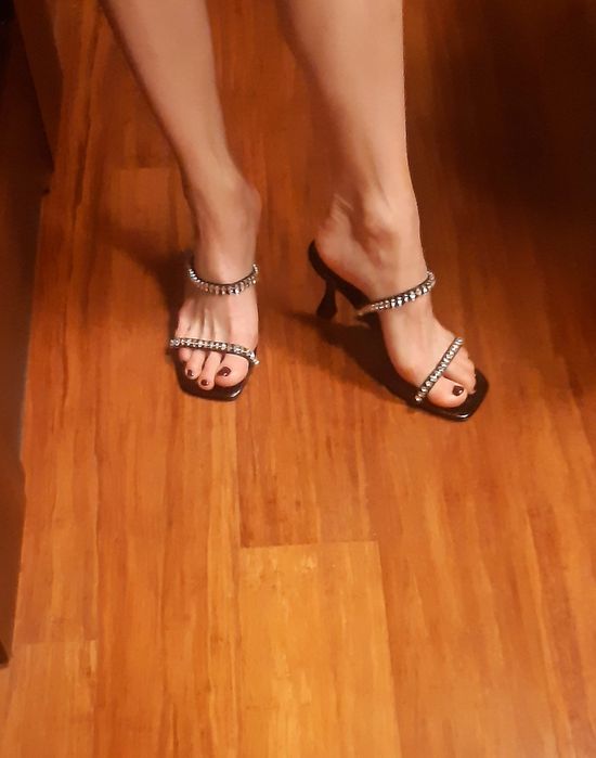 Zmysłowe szpilki z cyrkoniami 37