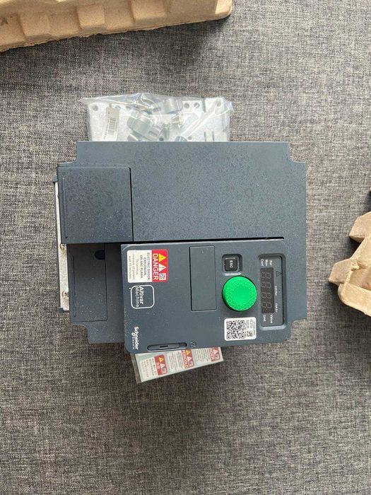 Перетворювач частоти Schneider ATV320 3 кВт Нові та б/у