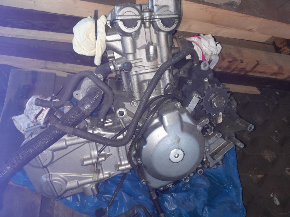 Silnik suzuki v-strom 650  na czesci