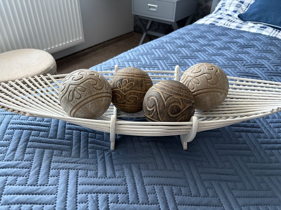 Drewniana misa na dekoracje lub owoce