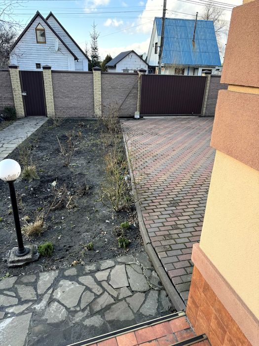 Пропонується в оренду будинок з виходом на воду