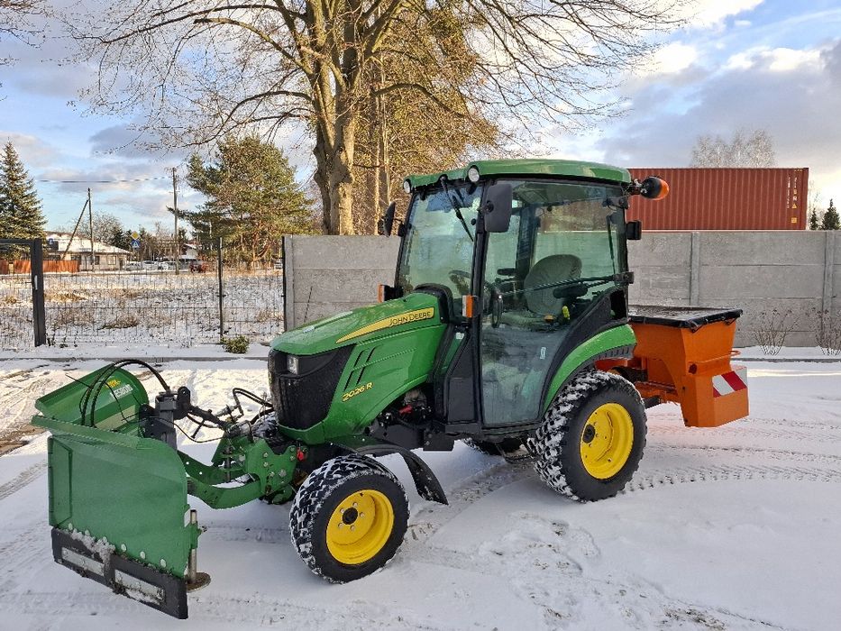 John Deere 2026R  zima ogrodniczy komunalny ciągnik sadowniczy traktor
