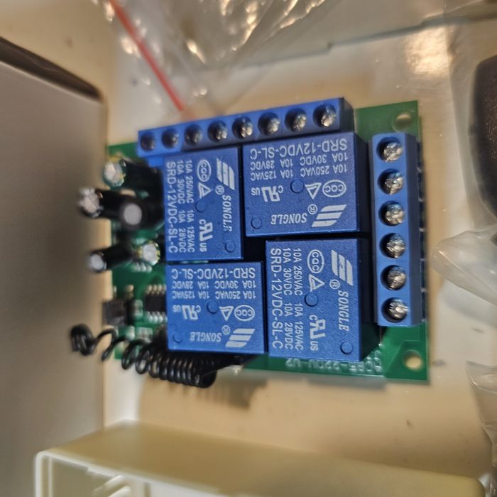DieseRC Przełącznik zdalnego sterowania DC 12V 4CH 433Mhz
