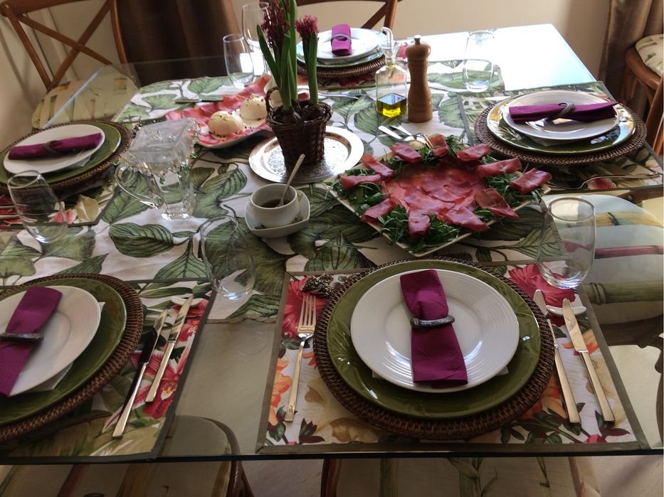 Mesa de jantar em vidro 1 cm de espessura, tamanho 1 metro e 40cm
