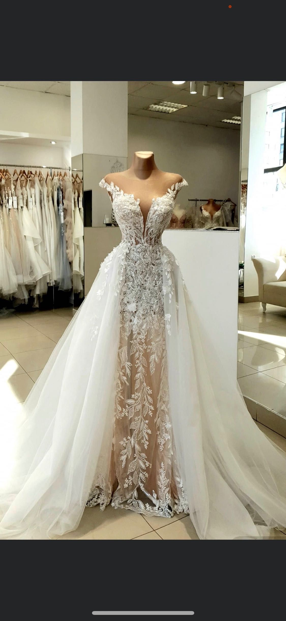 Piękna suknia ślubna syrenka