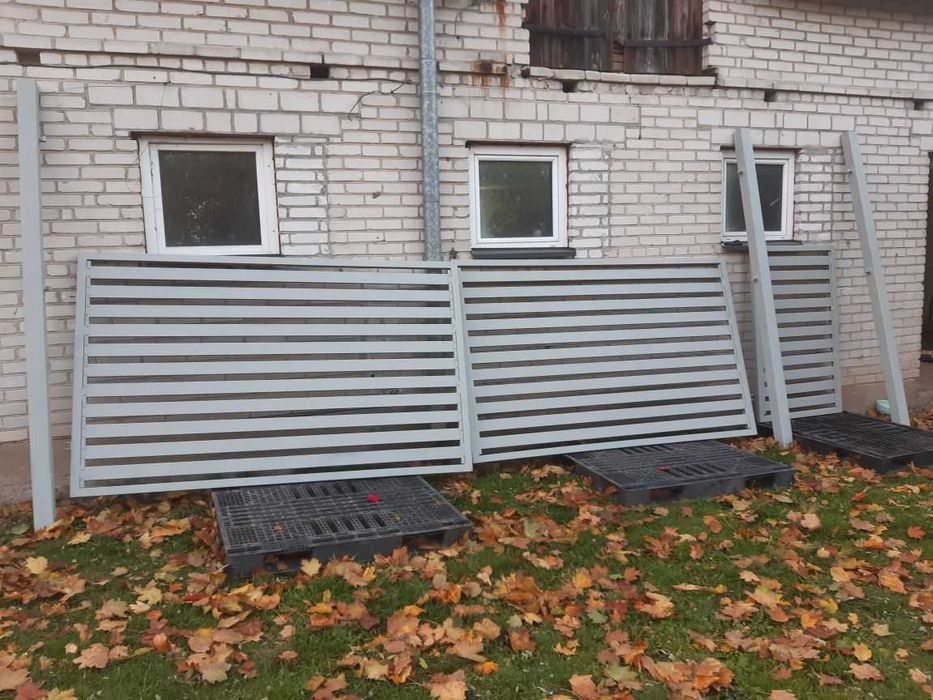 Sprzedam bramę ogrodzeniową dwuskrzydłową metalową 5 m szerokości