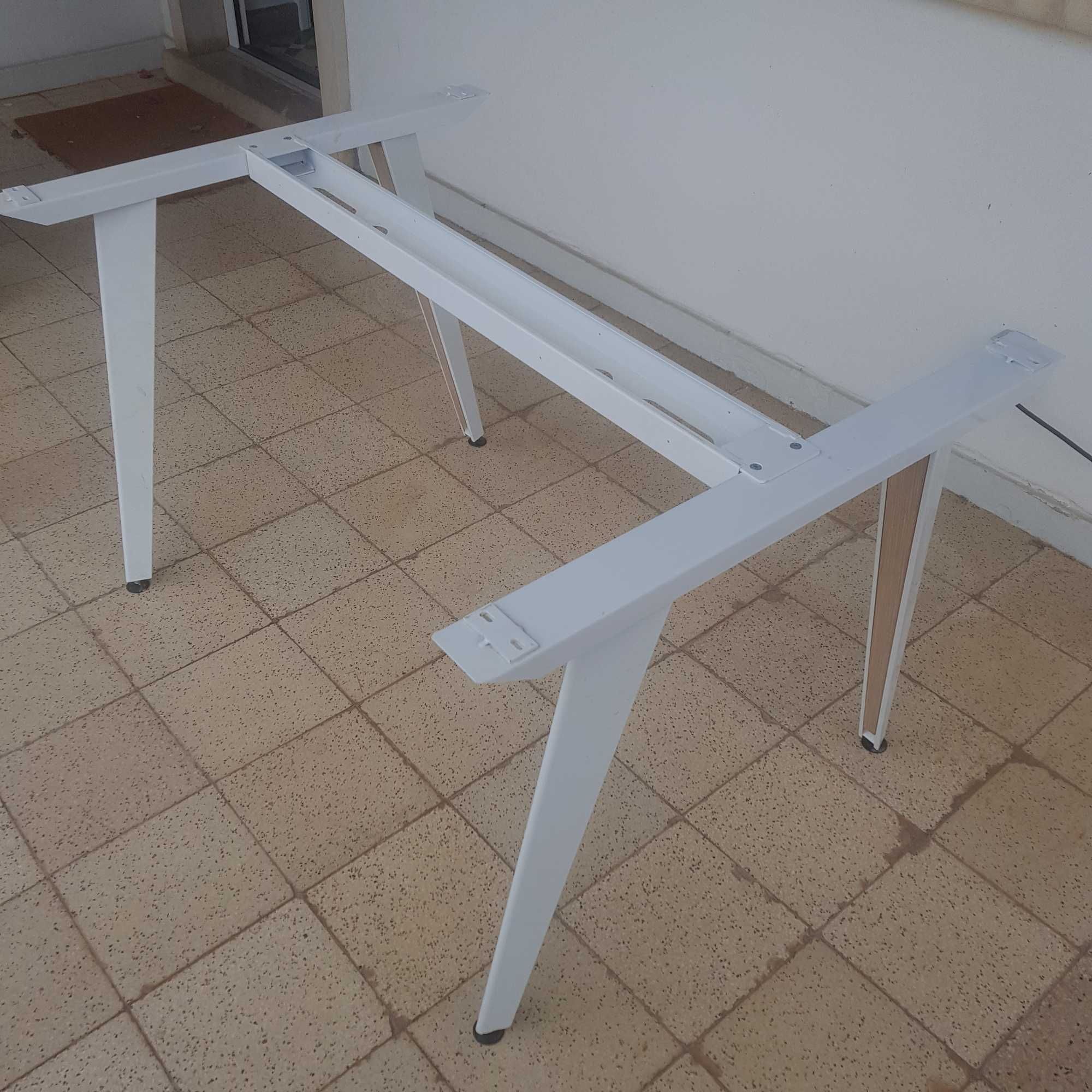 Mesa Secretária em bom estado