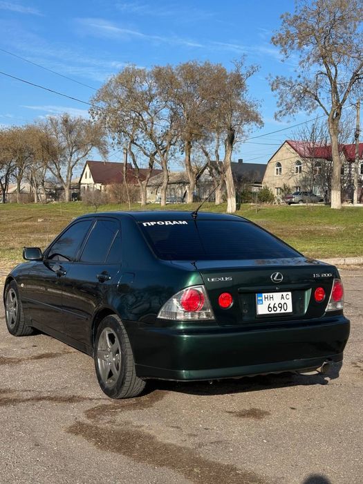 Продам Lexux IS 200