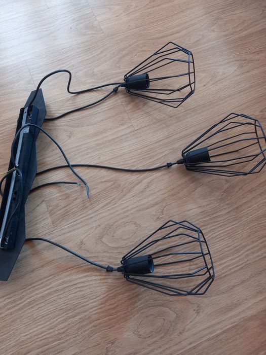 Modny żyrandol w kolorze czarnym