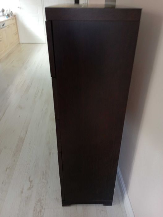 Komoda z szufladami wysoka, w naturalnej okleinie