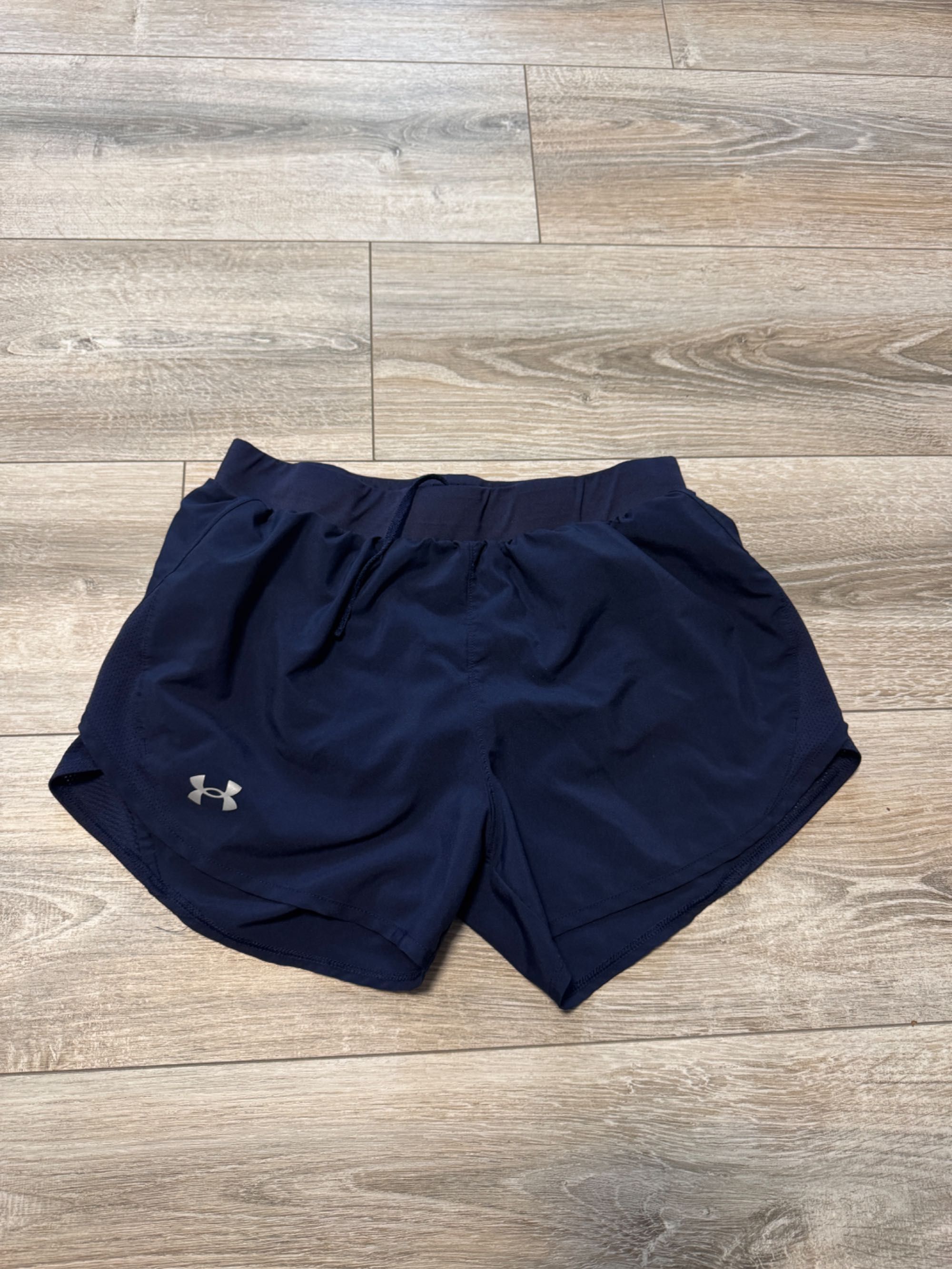 жіночі чорні шорти UNDER ARMOUR