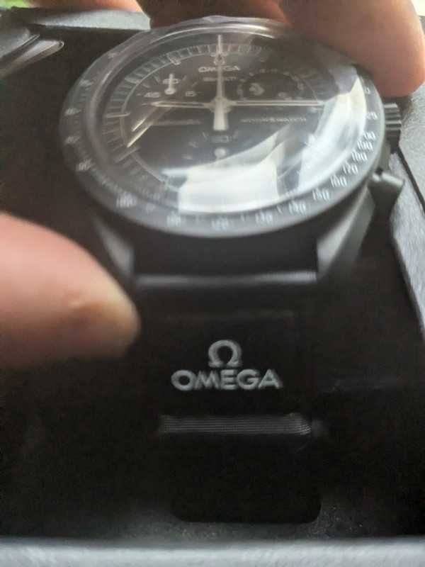 Omega x Swatch Snoopy SO33B700 – Legenda w Każdej Sekundzie