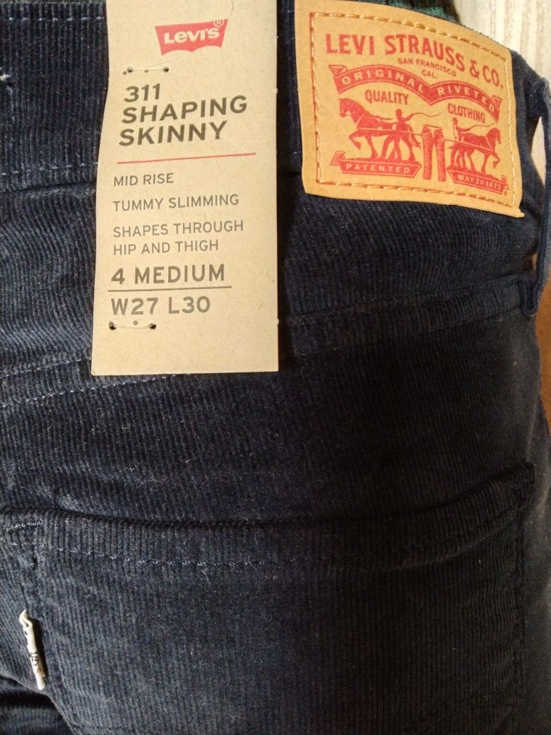 Джинсы Levi Strauss женские