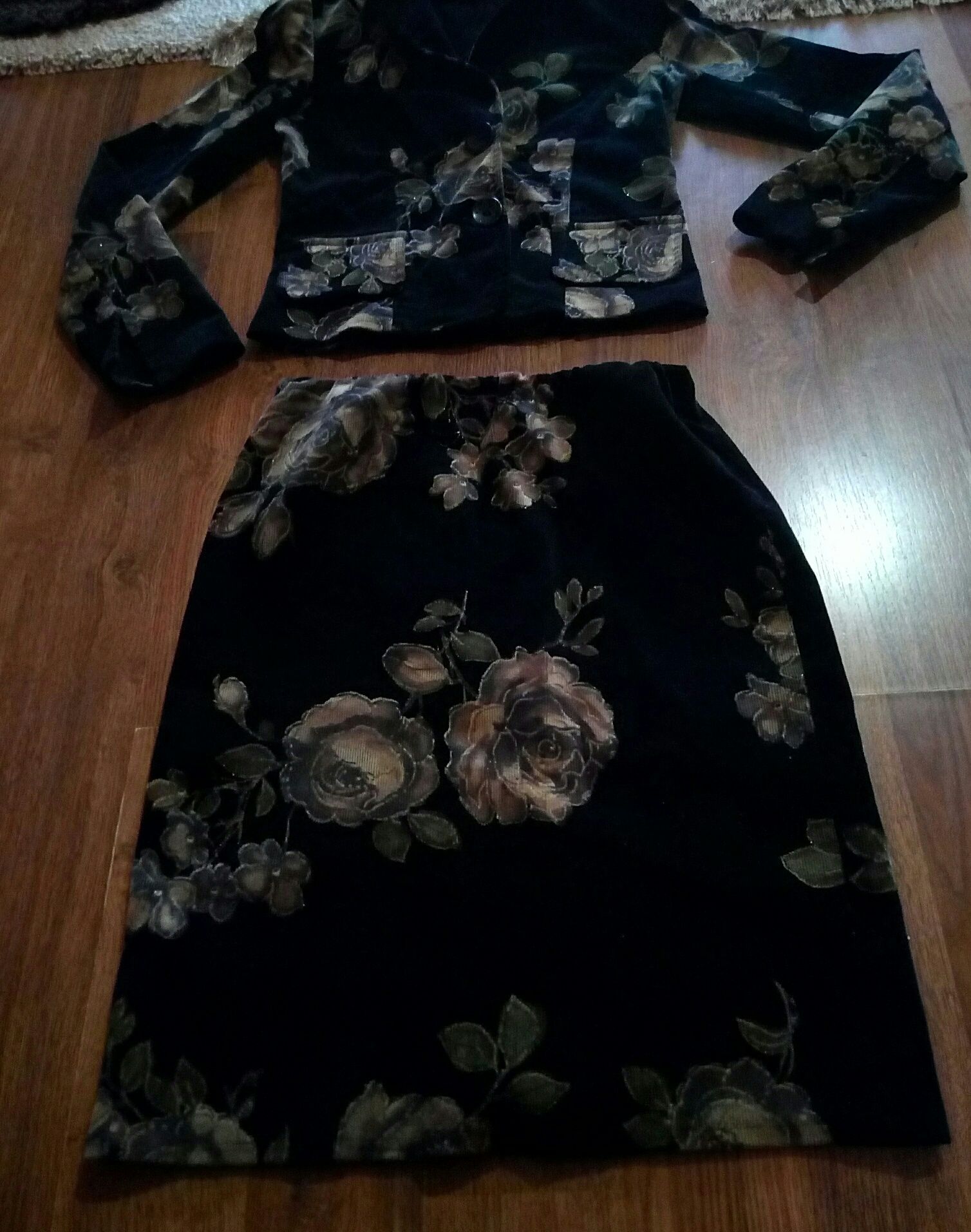 Женский теплый юбочный костюм: пиджак+юбка, р.- 42