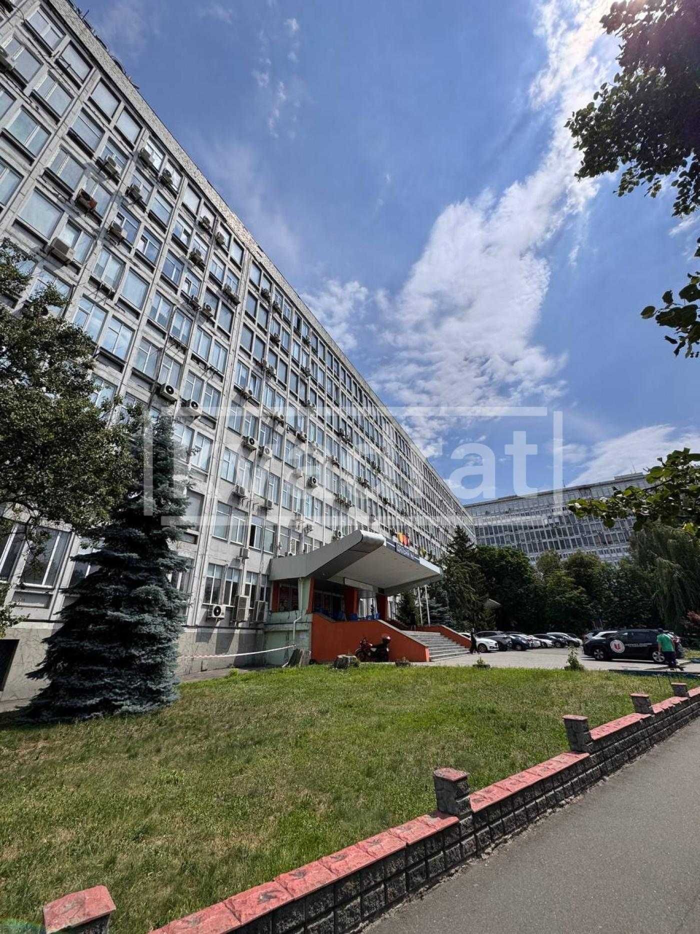 Оренда офісу open-space 900м2 в БЦ вул. Солом'янська 3 Соломʼянський р