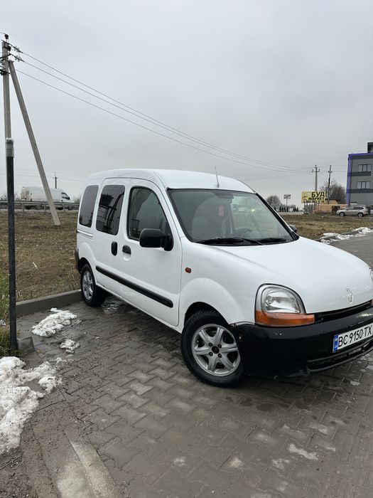 Renault kangoo.