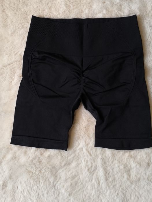 Nowe czarne legginsy krótkie push up viral hit gym fitness rozmiar S